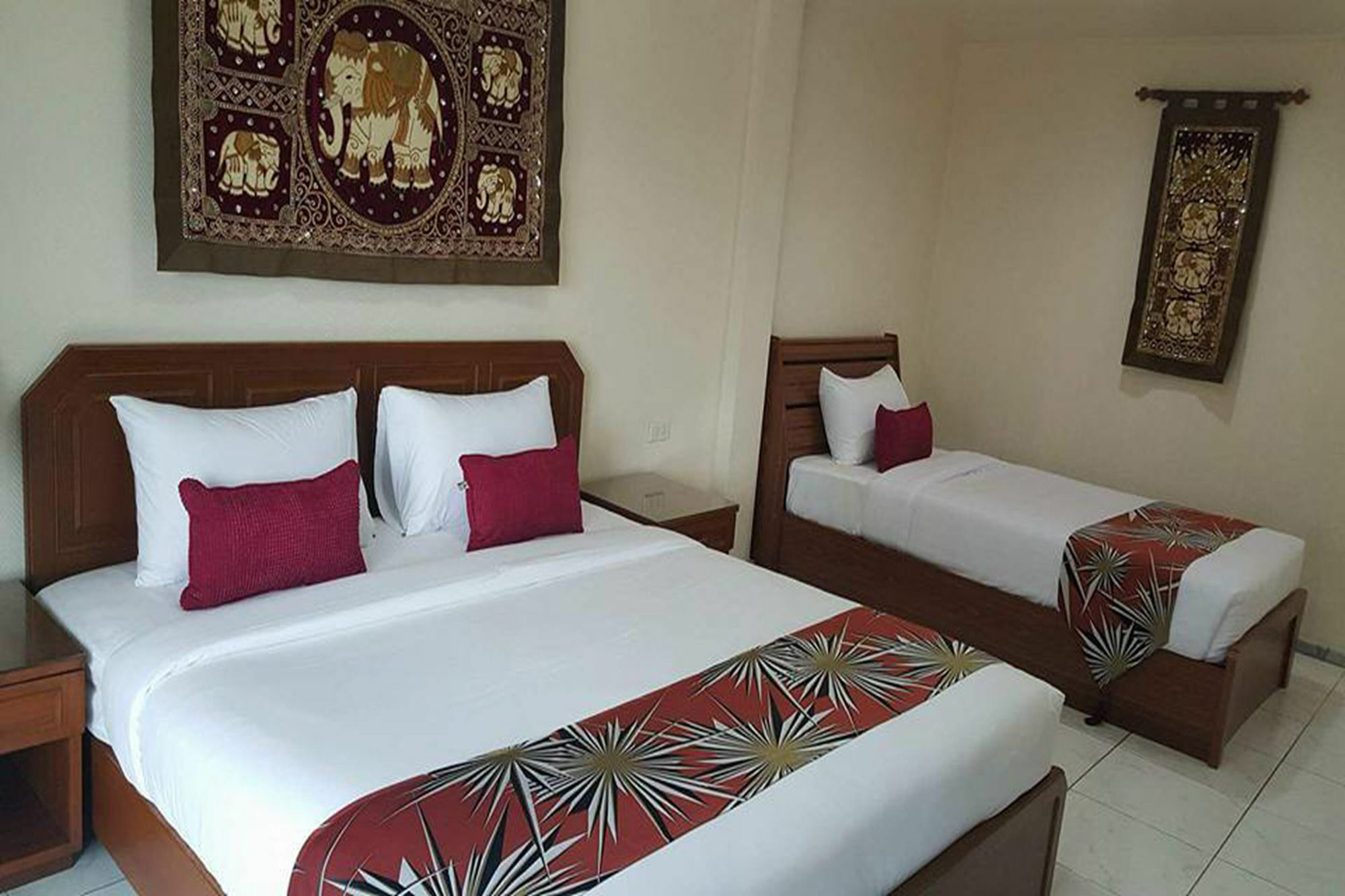 Hotel The Chillax Pattaya Exterior foto